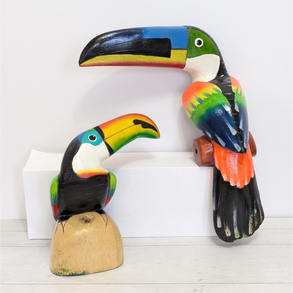2 Vtg Hand Carved Toucan Figurine Folk Art MCM Balsa Wood Painted Tropical Bird